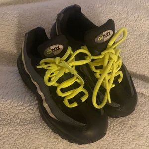 Condition is like new, price is negotiable kids air max 95